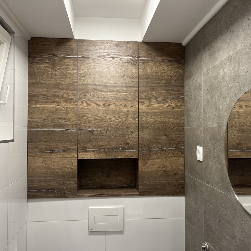 Falburkolat és Beépített Szekrény